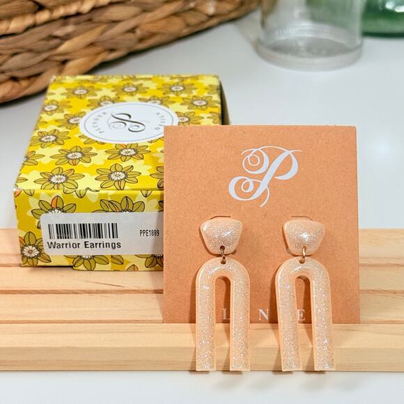 New Plunder “Warrior” Acrylic Arch Earrings (2") - Picture 5 of 5